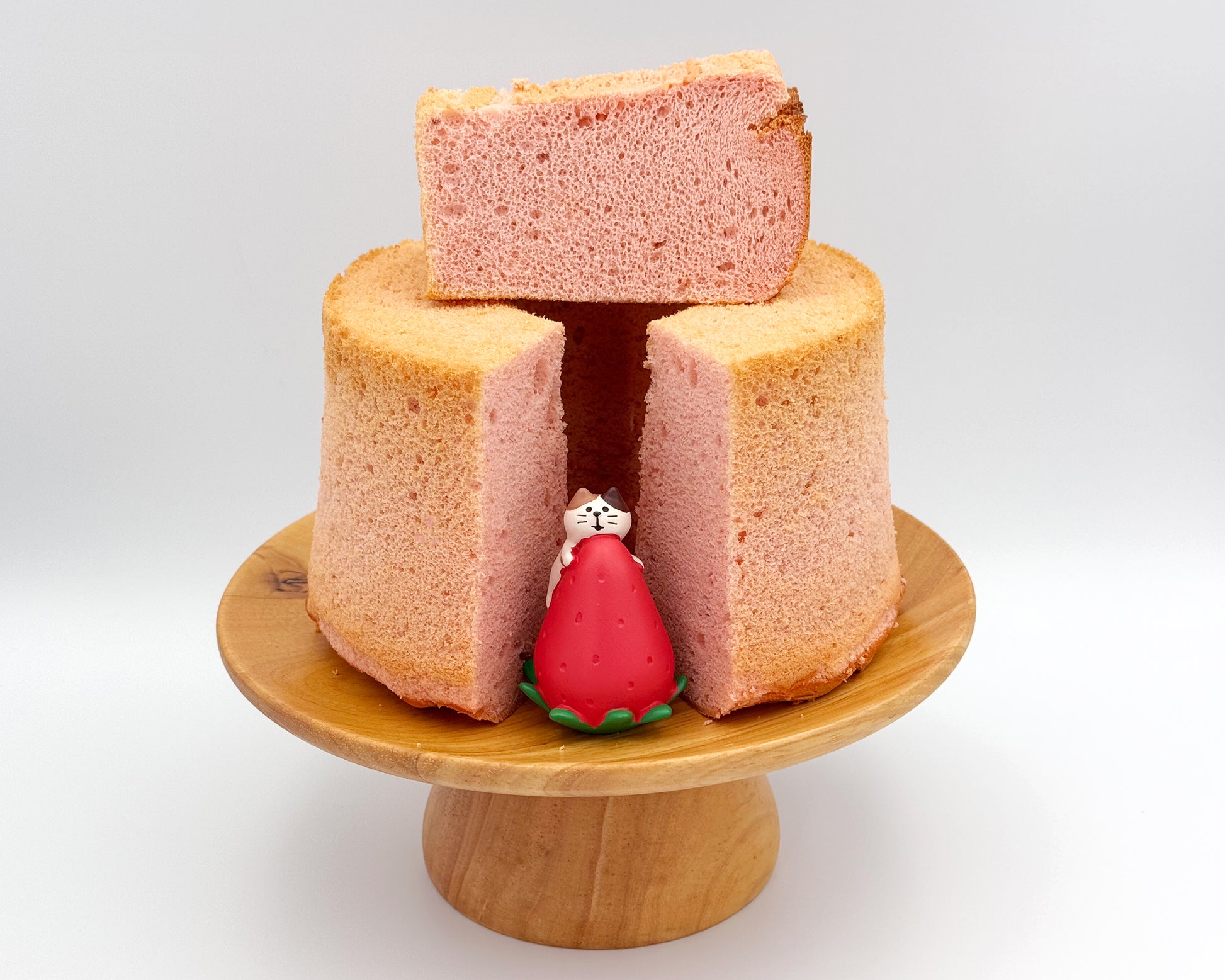 Naked strawberry chiffon cake
