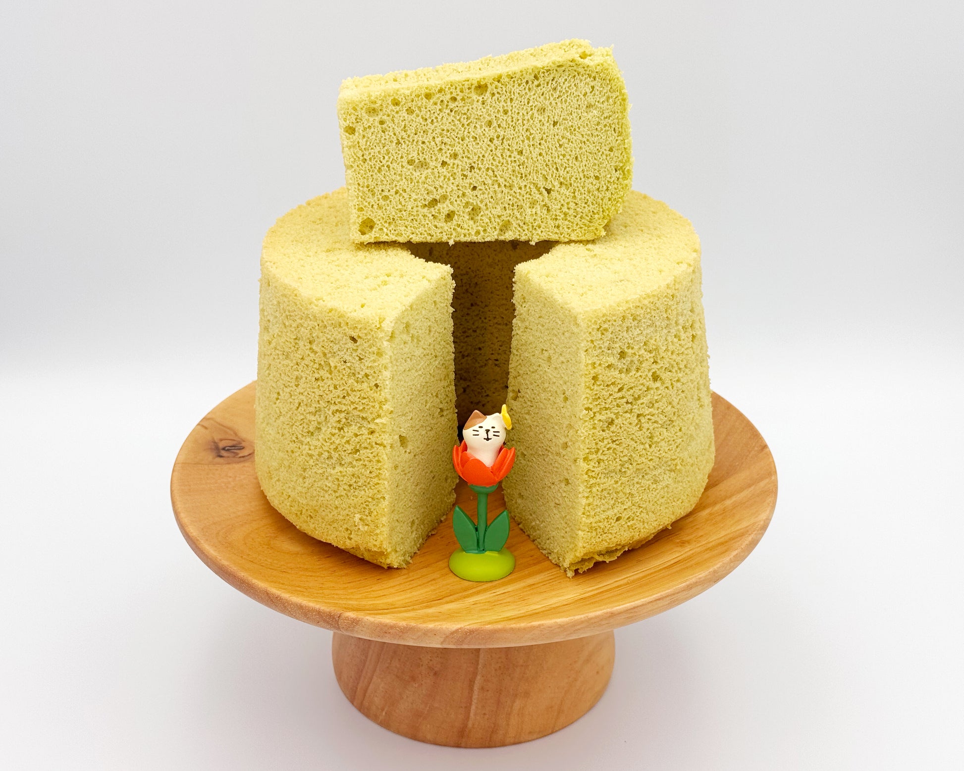 Naked pandan chiffon cake