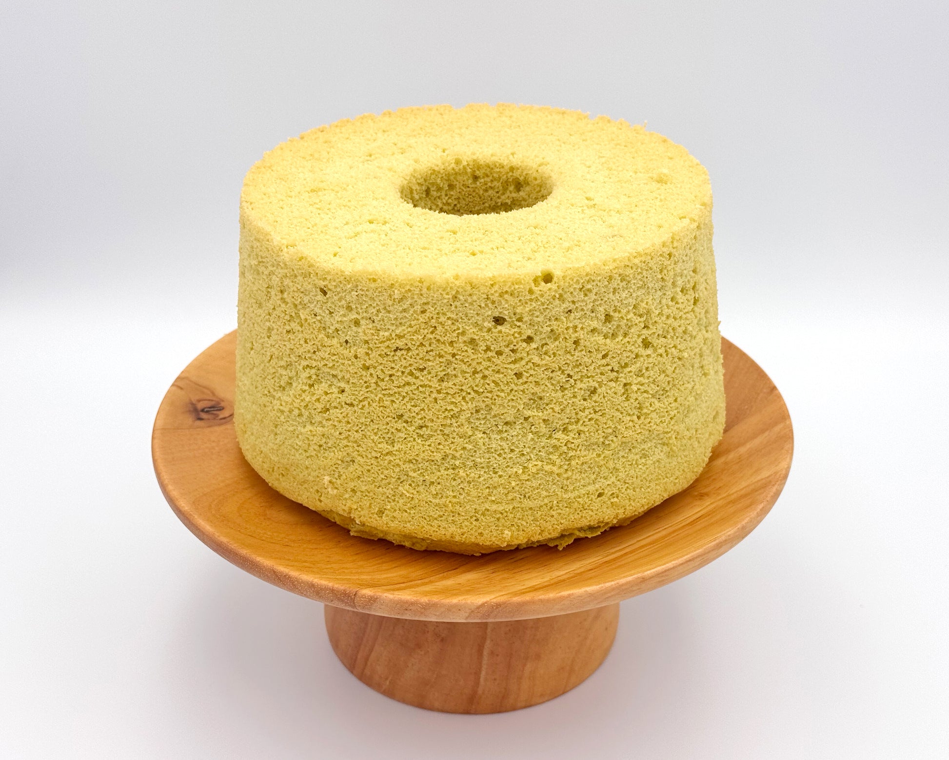 Naked pandan chiffon cake