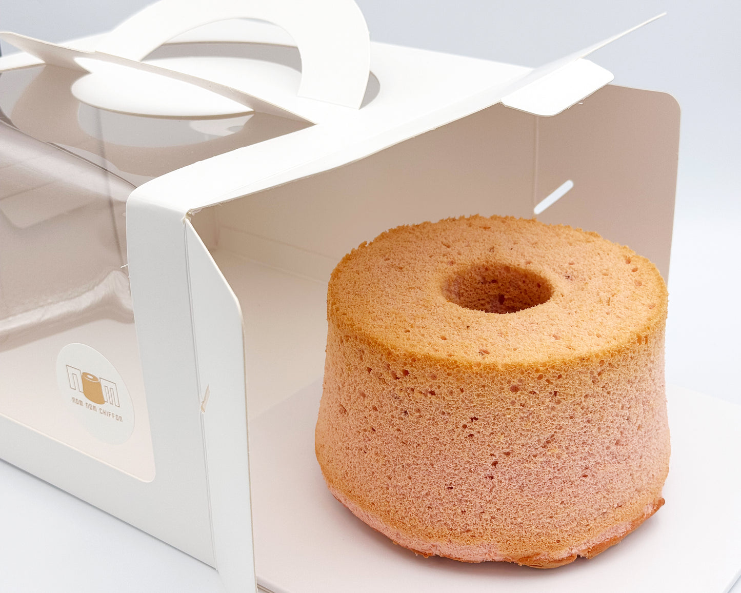 Naked strawberry chiffon cake, packaged