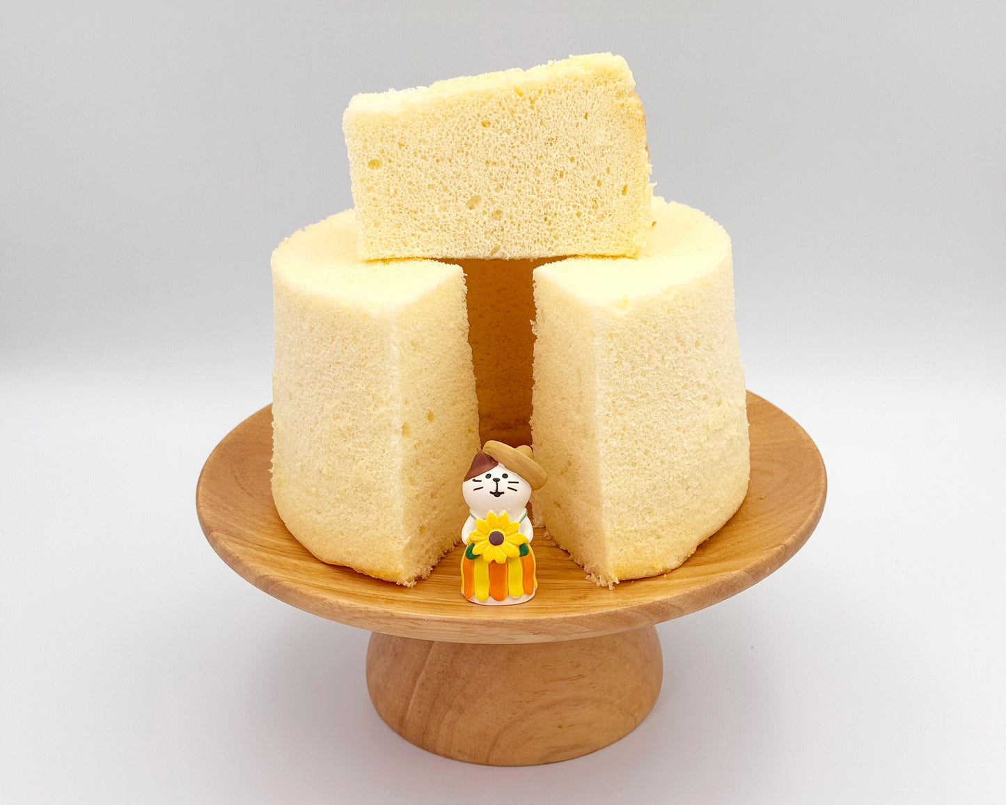 Naked vanilla chiffon cake